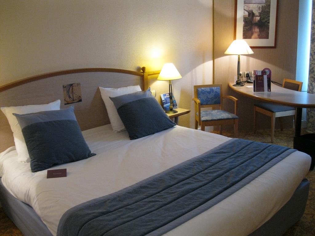 Mercure Nevers Pont De Loire Bagian luar foto