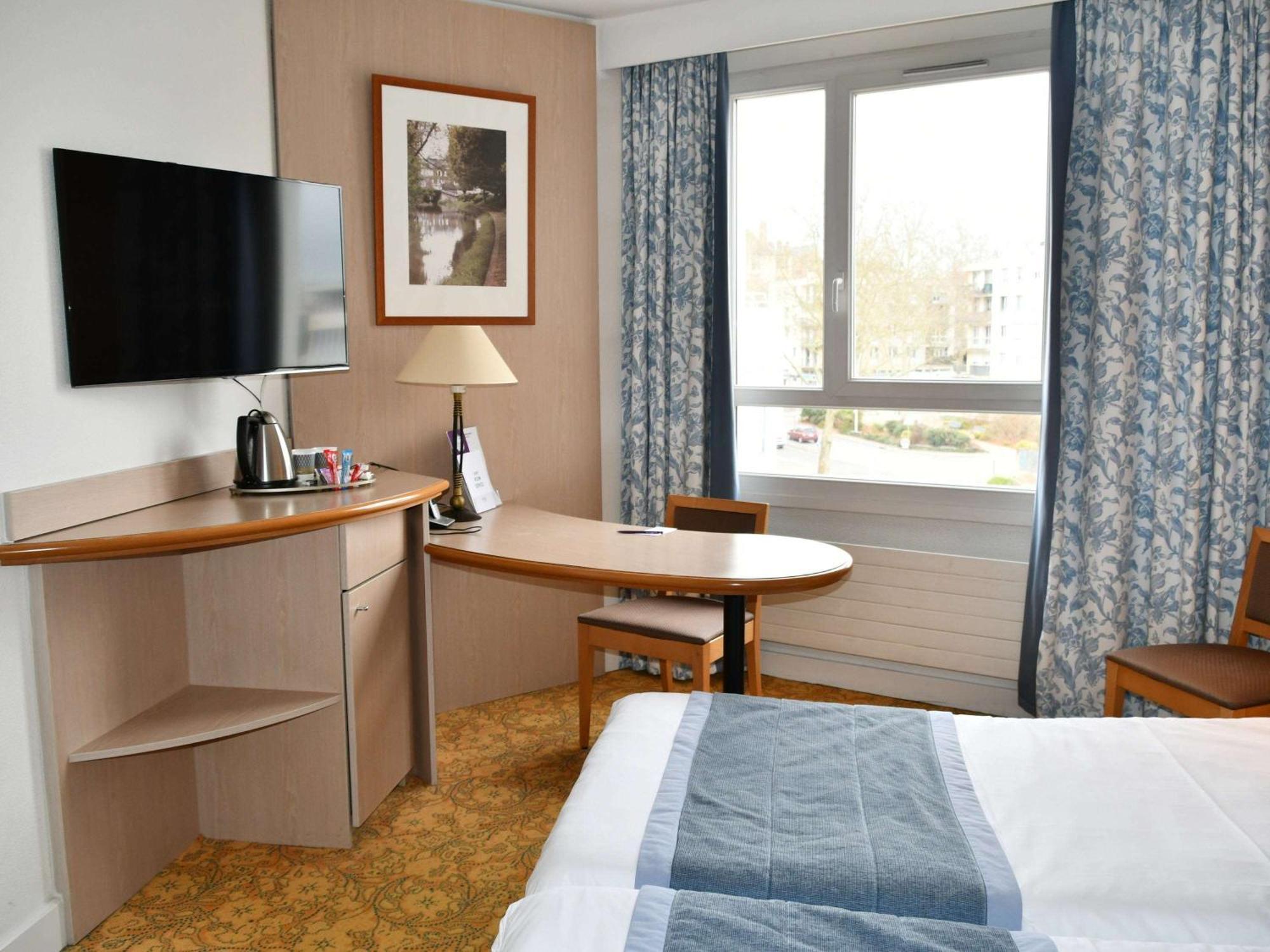 Mercure Nevers Pont De Loire Bagian luar foto