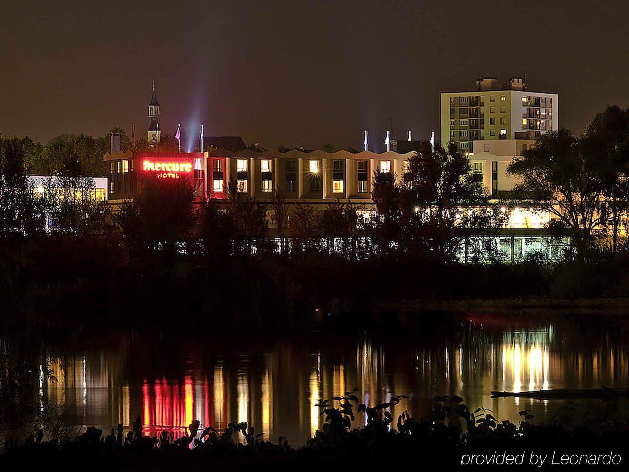 Mercure Nevers Pont De Loire Bagian luar foto